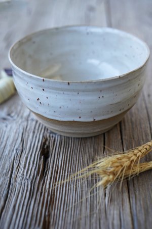 Handgetöpferte Matcha Schale aus Keramik – creme weiß toffee – Unikat